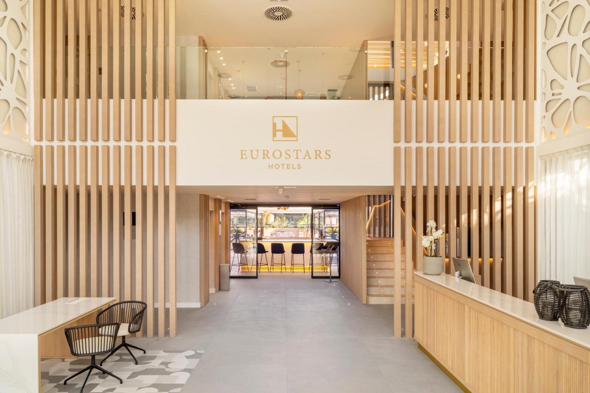 Hotel Eurostars Oasis Marbella Exterior foto